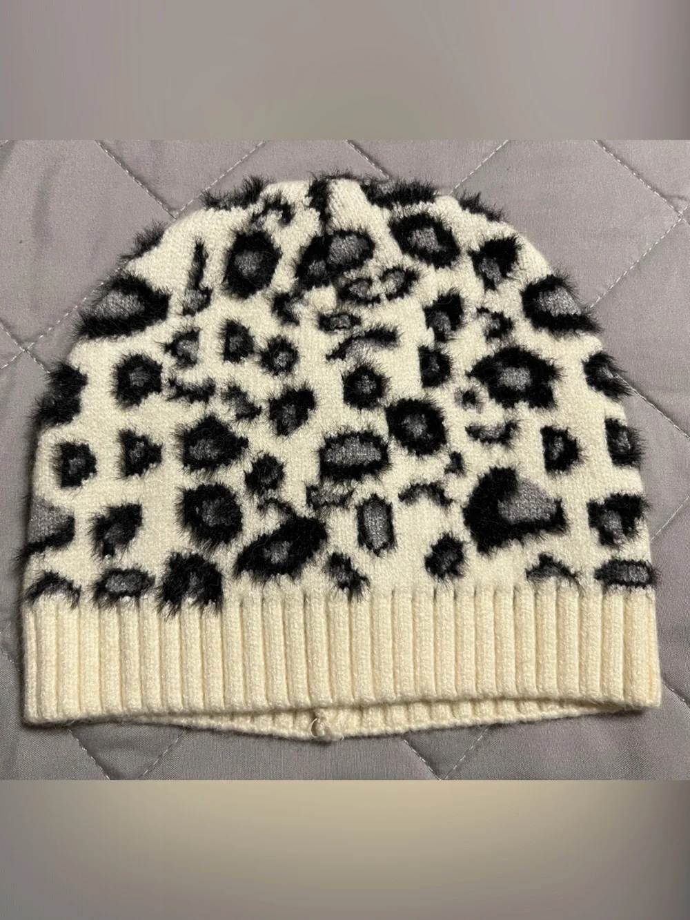 Women’s Leopard Print Pom-Free Beanie - Cream and Black